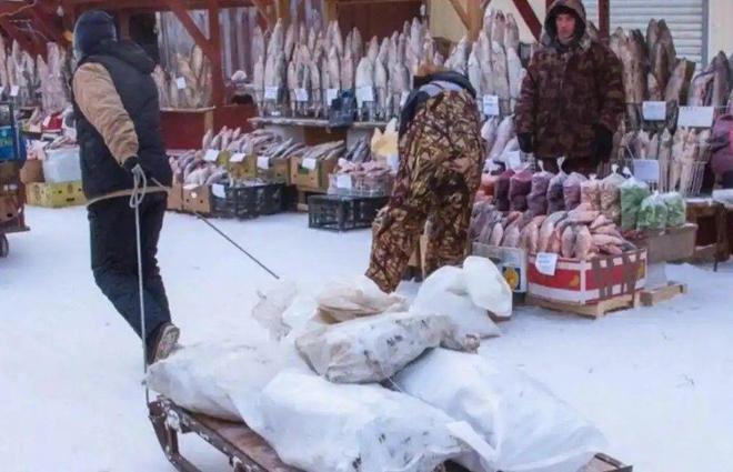 900人苹果30块1个1斤牛肉10多元电子pg西伯利亚-63℃小卖部:全村约(图6) 900人苹果30块1个1斤牛肉10多元电子pg西伯利亚-63℃小卖部:全村约(图6)