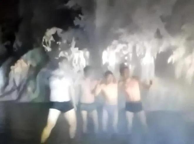 900人苹果30块1个1斤牛肉10多元电子pg西伯利亚-63℃小卖部:全村约(图23) 900人苹果30块1个1斤牛肉10多元电子pg西伯利亚-63℃小卖部:全村约(图23)